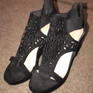 Black wedge heel